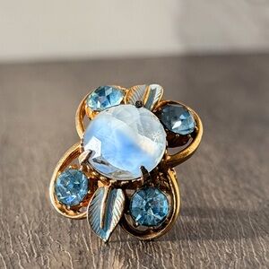 1950s Pastel Blue Glass Cocktail Ring Gold Tone Aqua Rhinestone Floral